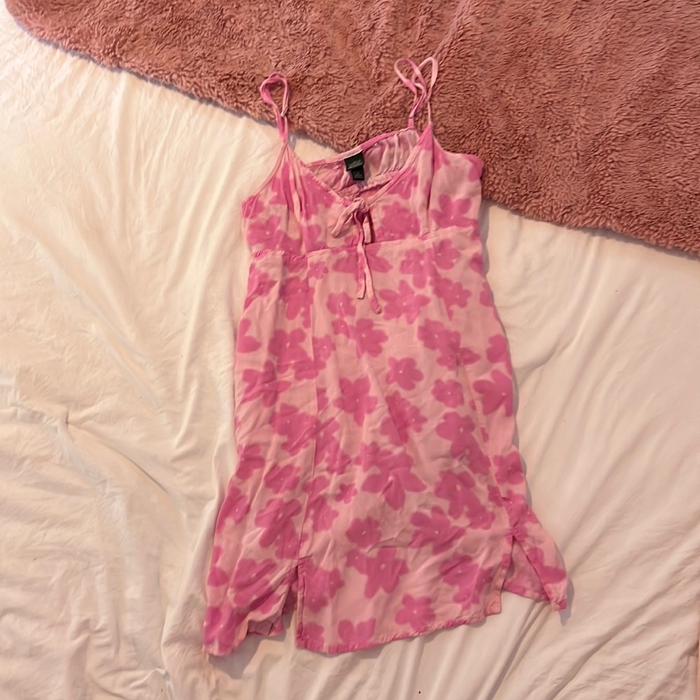 women’s medium- floral hot pink dress